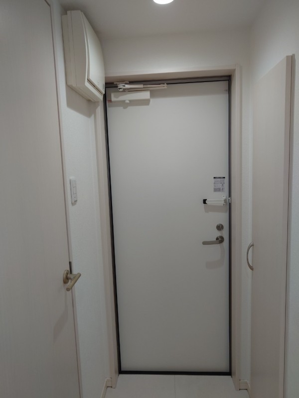 ルミエール1階 玄関