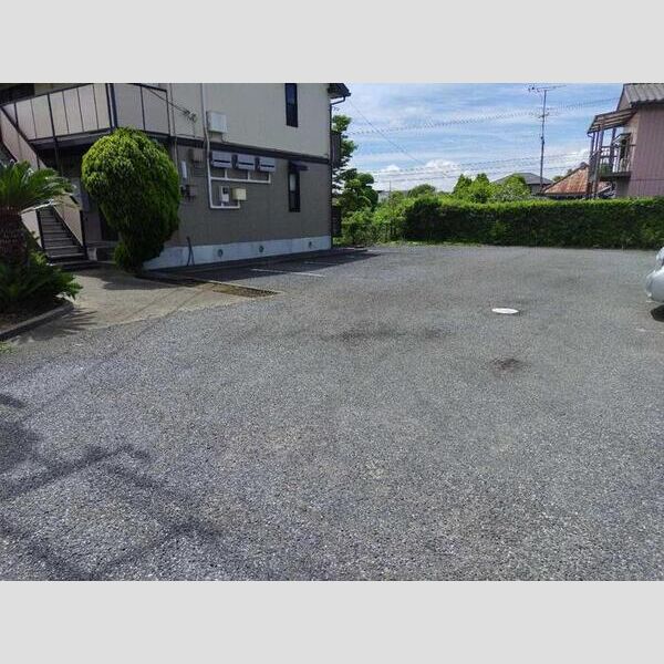 パストラル 駐車場