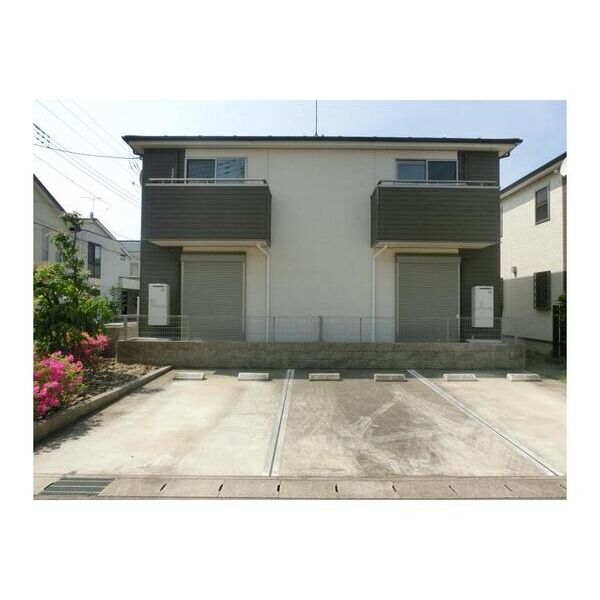 Village　Crescent 駐車場