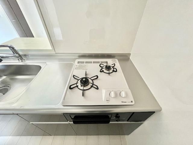 ＲＵＢＥＬＵＳＯ（ルベルソ）203号室 キッチン