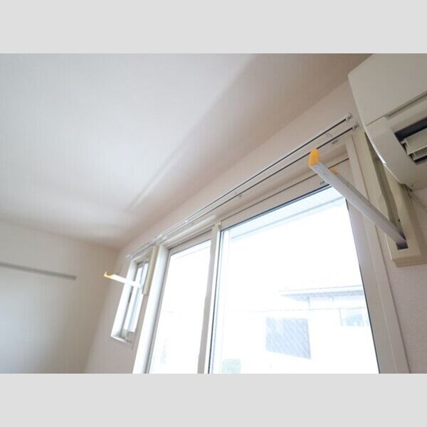 ラ・フルール四季202号室 室内物干し