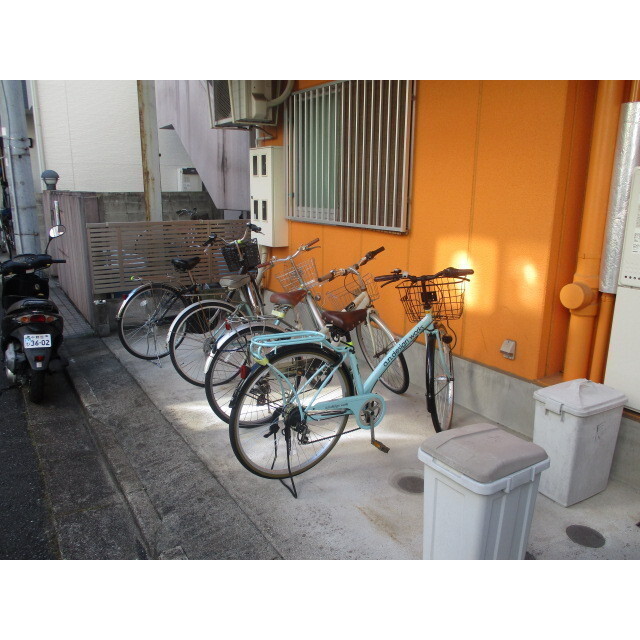 長谷部邸2階 駐輪場