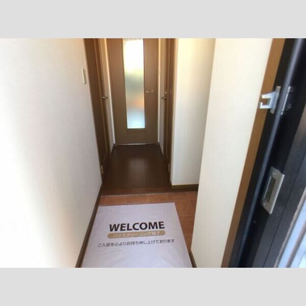 ウェルズ106号室 玄関