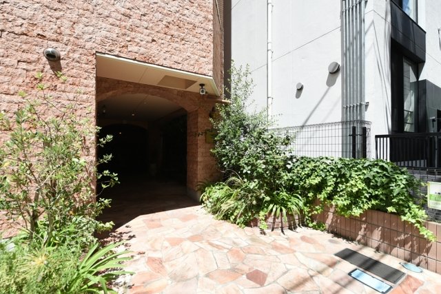 リスレーヌ蔵前5階 エントランス