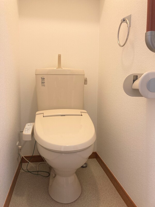 エムズステート荏田2階 トイレ