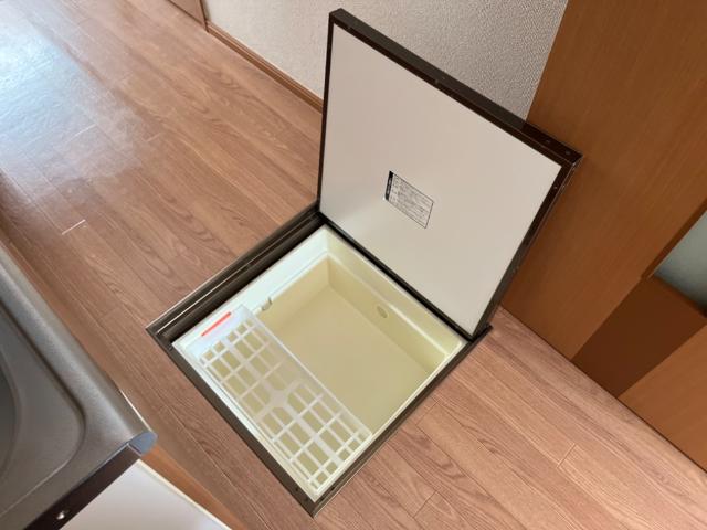 クレシア 床下収納