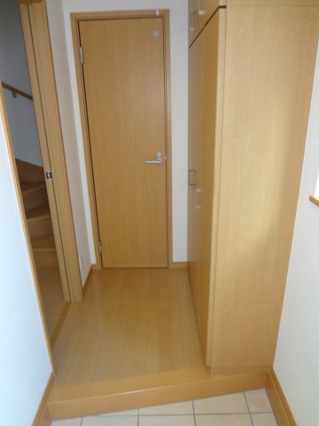 ヴィレッタ日吉　Ｃ棟 玄関