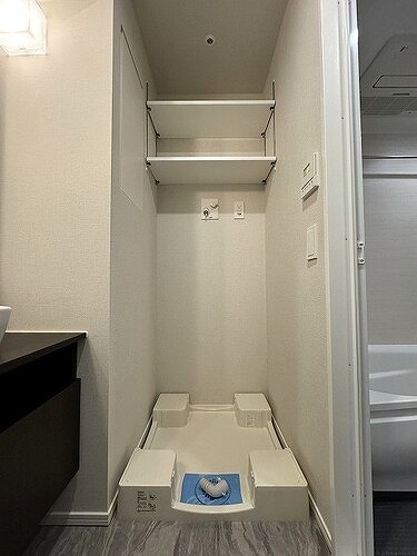 ライオンズ千代田岩本町ミレスーＫＤＡ 室内洗濯機置場　※2024年6月撮影