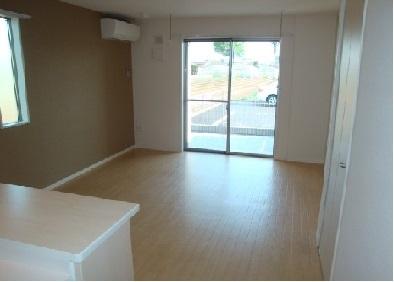 シャトー　ソレイユ103号室 リブングから庭