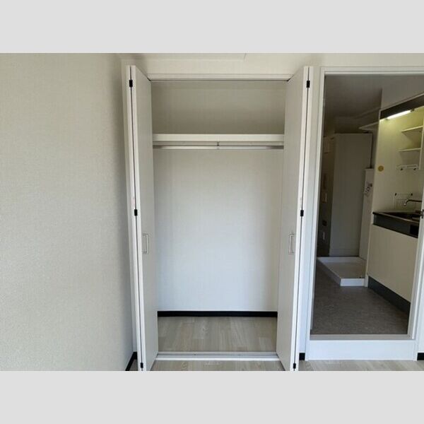コンフォール小泉205号室 クローゼット