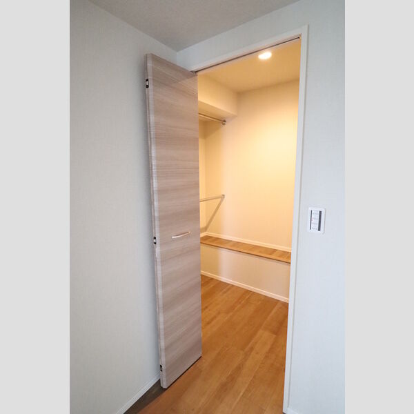 IS(イズ)1303号室 ウォークインクローゼット
