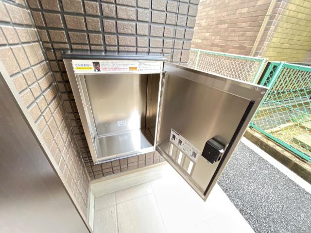 リノナル103号室 宅配BOX