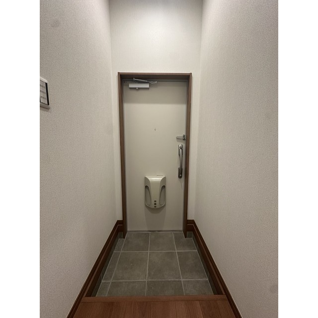 コントレイルⅡ102号室 玄関