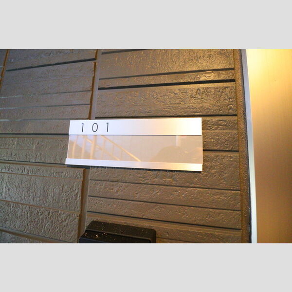 クレールIDAⅢ101号室 玄関