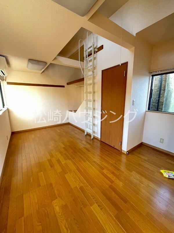 上高田2丁目戸建て リビング