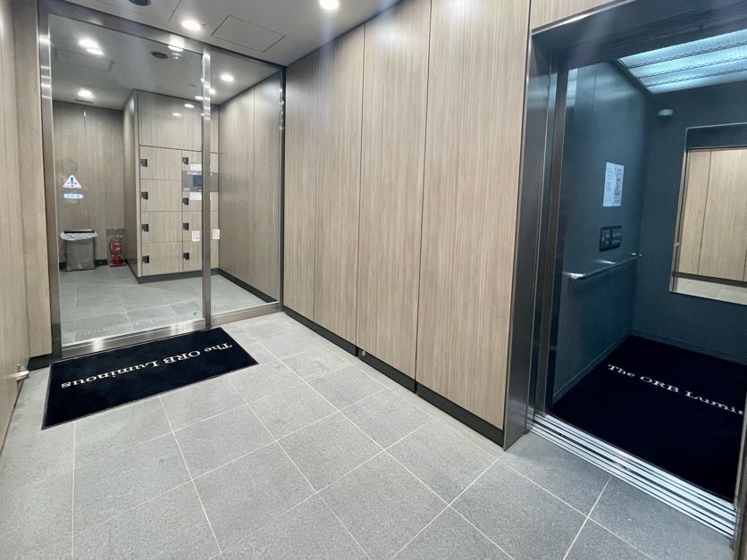 ジオーブルミナス704号室 ロビー