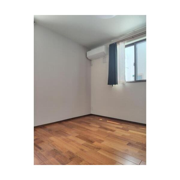 市川市八幡6丁目戸建 リビング