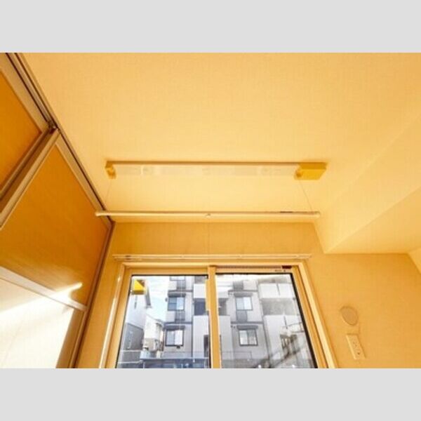 ソレアードカーサ101号室 室内物干し