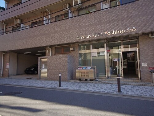 アーバンヒルズ吉野町3階 エントランス