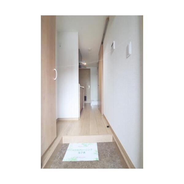 パルトネール岸谷 玄関