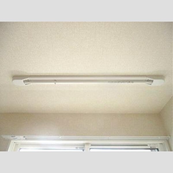 オーガスタハイツ305号室 室内物干し