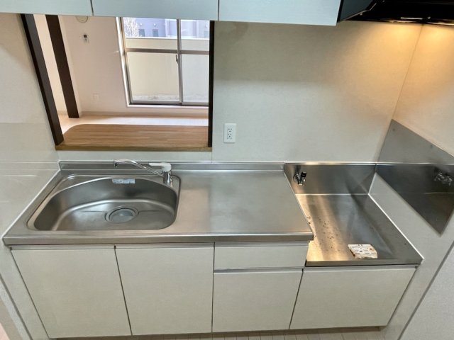 サニーウェル幸樹0102号室 別号室の写真になります。