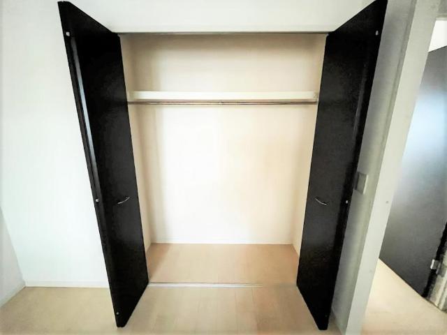 プレカーレ　ミキ クローゼット