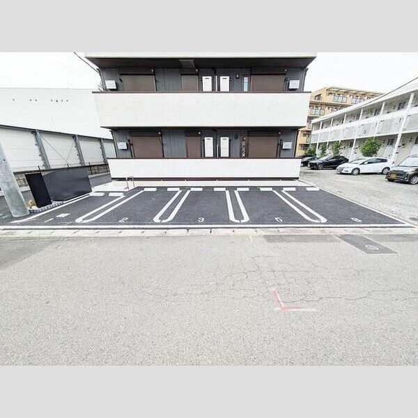 グリシーヌ 駐車場