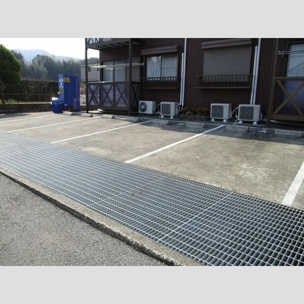 コーポフロンティアⅠ 駐車場