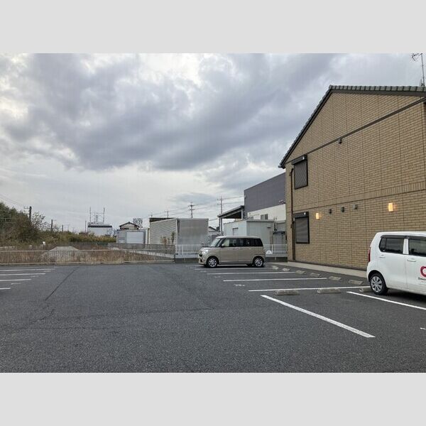 リルシア 駐車場