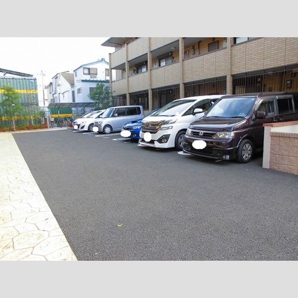 ロイヤルティアラⅡ・ⅢⅡ301号室 駐車場