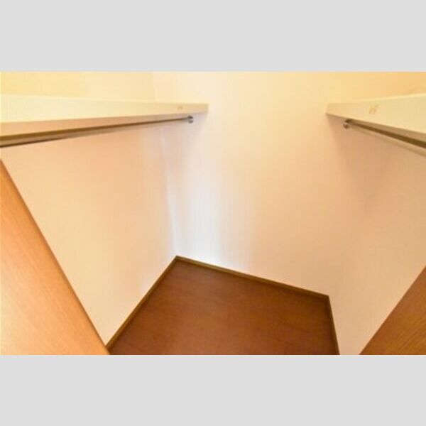 アゼリア202号室 ウォークインクローゼット