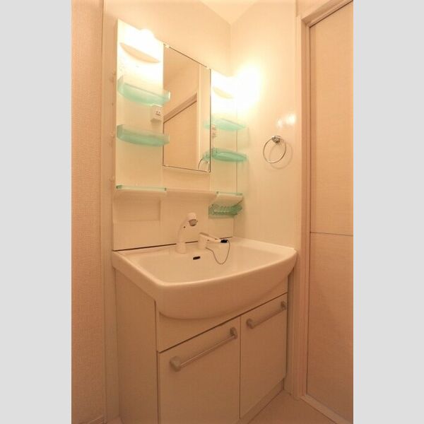 トレグラース　A棟 洗髪洗面化粧台