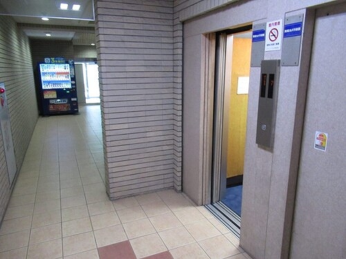 ライオンズプラザ平塚2階 エレベーター