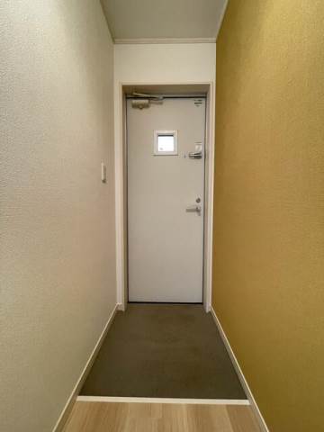 シャンテ西新井本町2階 玄関