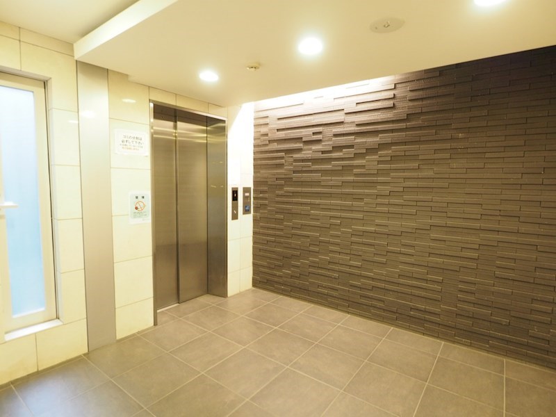 レジディア調布2階 エレベーターホール