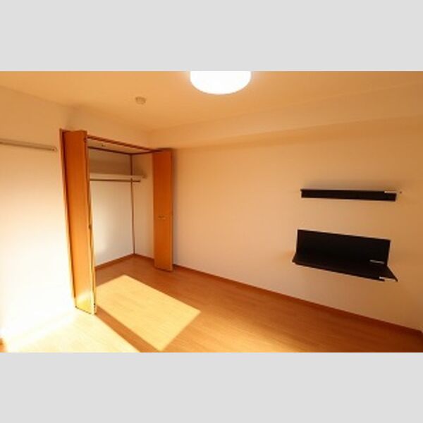 ベイコート303号室 洋室