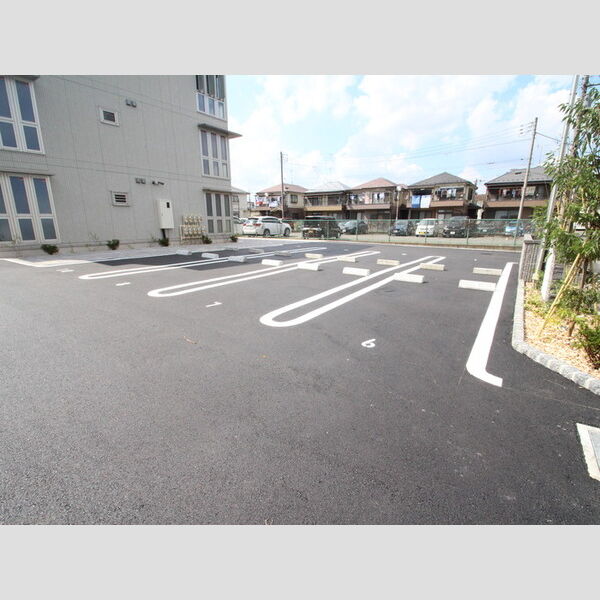 イーレクスN 駐車場