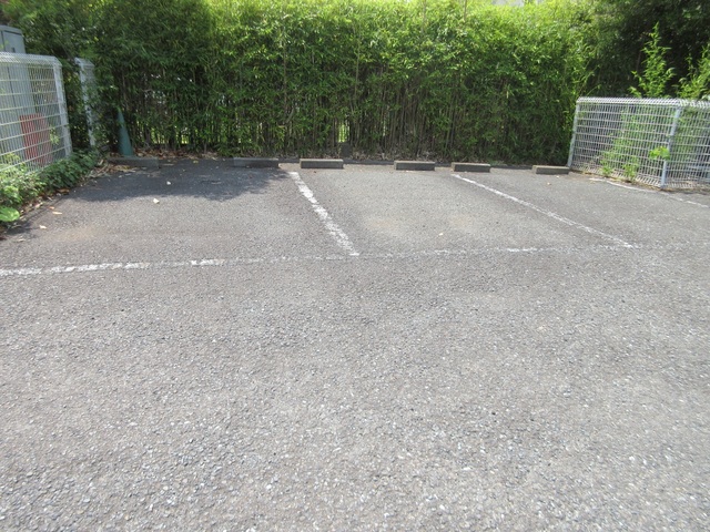 ＣＥＲＥＺＡ　ＳＡＫＡＭＯＴＯ0104号室 駐車場　※実際の使用状況とは異なります(現況優先)