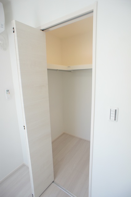 ルミエール・エタンセルｓｅｐｔ0103号室 ウォークインクローゼット