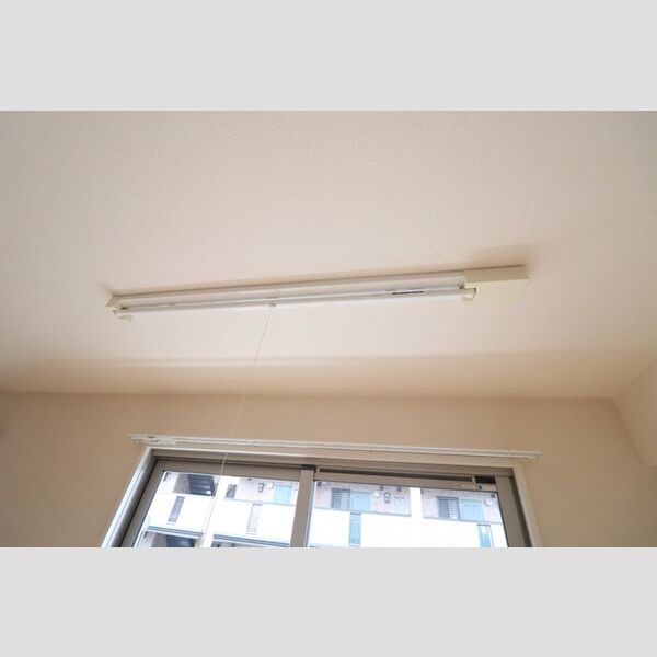 D-Room汐止103号室 室内物干し