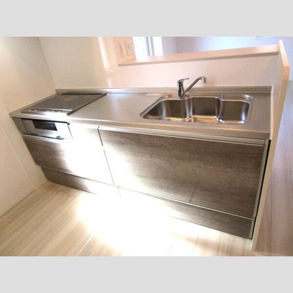 ソラーレ 対面式3口IHヒーター付システムキッチン