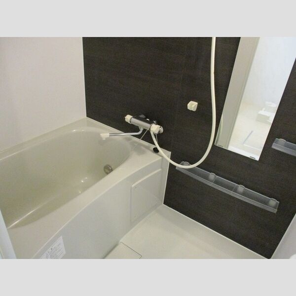 リヴェール102号室 風呂