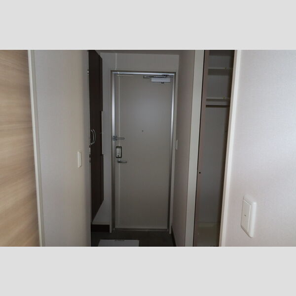 ヒルクレスト103号室 玄関