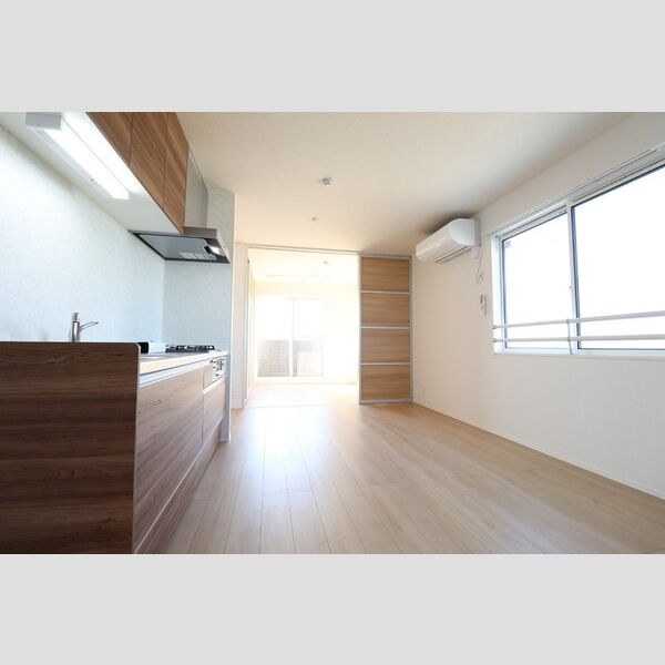 アベニール大倉山303号室 LDK10.6帖