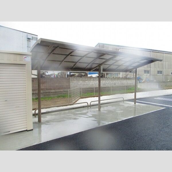 フェリシアス鴨川 駐輪場