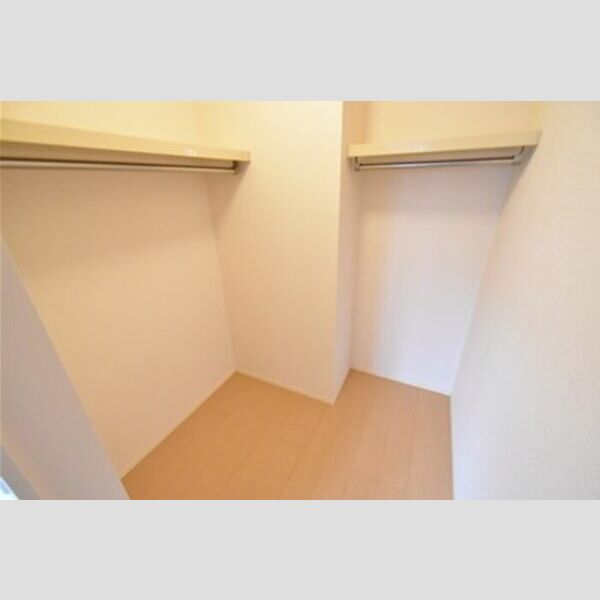 マリアエレナ303号室 ウォークインクローゼット