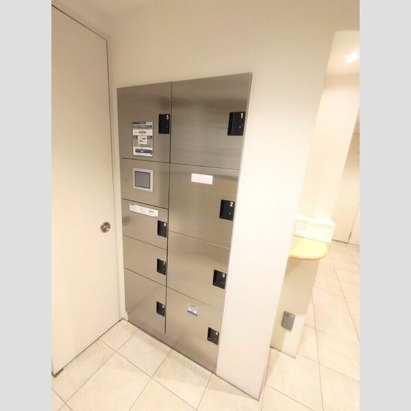 カスタリア本駒込 宅配ボックス