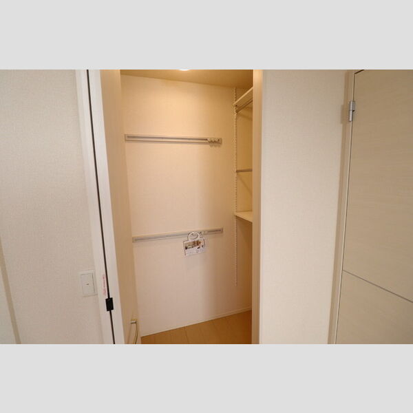 Sing Wood三田102号室 収納