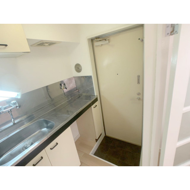 アマリリス211号室 内観